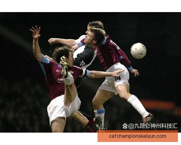 阿瑙托维奇射门方式展现稳定技巧，值得关注其进攻能力提升